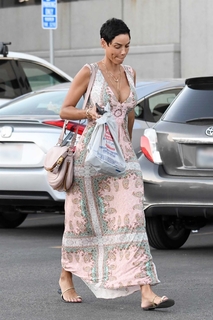 Nicole Murphy feet photo thumbnail
