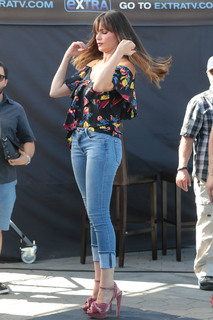 Sofía Vergara feet photo thumbnail
