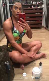 Gracyanne Barbosa feet photo thumbnail