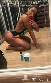 Gracyanne Barbosa feet photo thumbnail