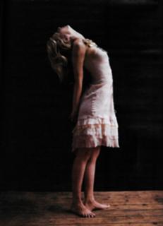 Gwyneth Paltrow feet photo thumbnail