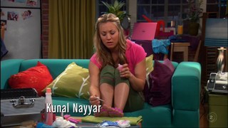 Kaley Cuoco feet photo thumbnail