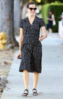 Jennifer Garner feet photo thumbnail