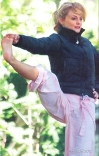 Heather Graham feet photo thumbnail