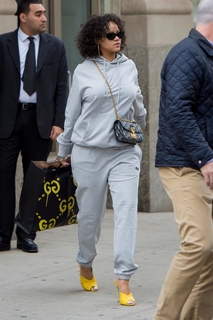 Rihanna feet photo thumbnail