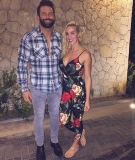 Chelsea Green feet photo thumbnail