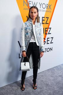 Alicia Vikander feet photo thumbnail