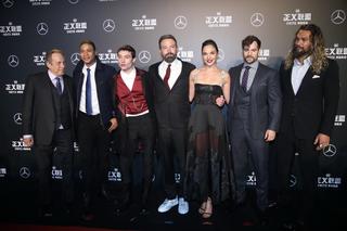 Gal Gadot feet photo thumbnail
