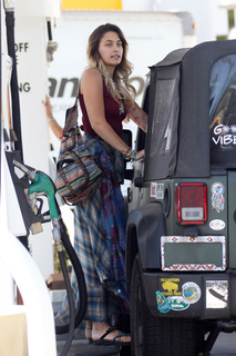 Paris Jackson feet photo thumbnail
