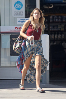 Paris Jackson feet photo thumbnail