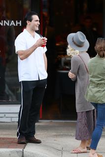 Julianne Hough feet photo thumbnail