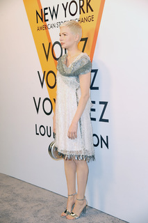 Michelle Williams feet photo thumbnail