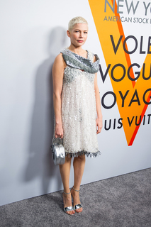 Michelle Williams feet photo thumbnail