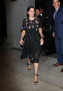 Courteney Cox feet photo thumbnail