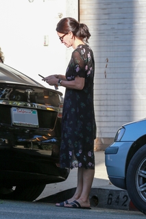 Courteney Cox feet photo thumbnail