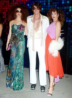 Cindy Crawford feet photo thumbnail