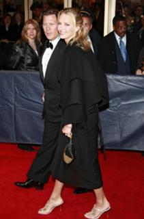 Uma Thurman feet photo thumbnail