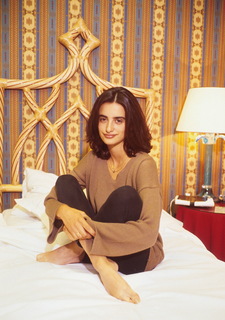 Penélope Cruz feet photo thumbnail