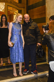 Dakota Fanning feet photo thumbnail