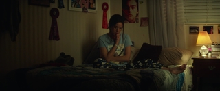 Aubrey Plaza feet photo thumbnail