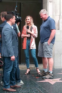 Jennifer Lawrence feet photo thumbnail
