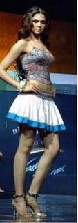 Deepika Padukone feet photo thumbnail
