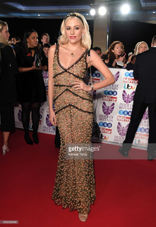 Pixie Lott feet photo thumbnail