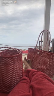 Karrueche Tran feet photo thumbnail