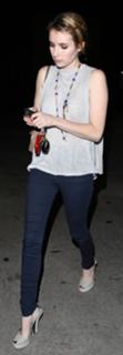 Emma Roberts feet photo thumbnail
