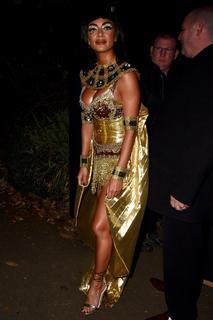 Nicole Scherzinger feet photo thumbnail