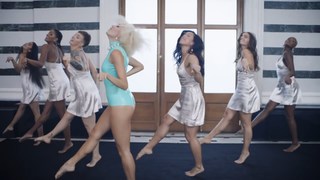 Pixie Lott feet photo thumbnail