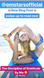 Kino MacGregor feet photo thumbnail
