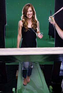 Hilary Duff feet photo thumbnail