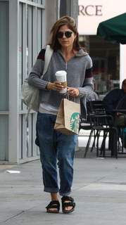 Selma Blair feet photo thumbnail