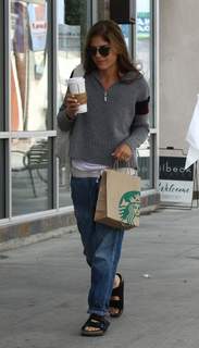 Selma Blair feet photo thumbnail