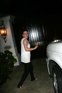 Hilary Duff feet photo thumbnail