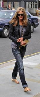Elle Macpherson feet photo thumbnail