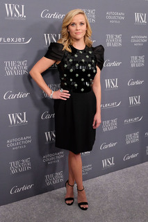 Reese Witherspoon feet photo thumbnail