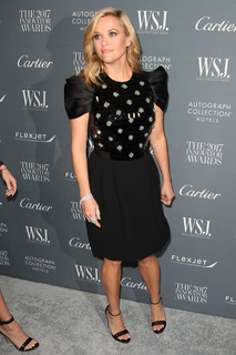 Reese Witherspoon feet photo thumbnail