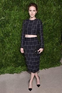 Rachel Brosnahan feet photo thumbnail