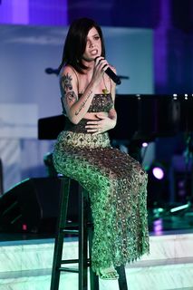 Halsey feet photo thumbnail