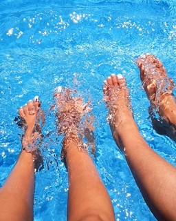 Paula Echevarría feet photo thumbnail