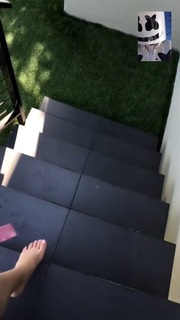 Selena Gomez feet photo thumbnail