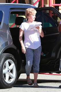 Amy Adams feet photo thumbnail