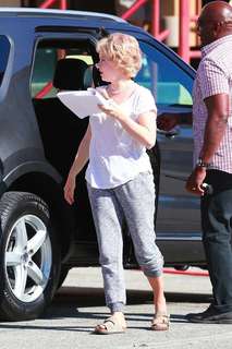 Amy Adams feet photo thumbnail