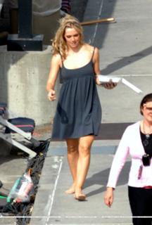 Jennie Garth feet photo thumbnail