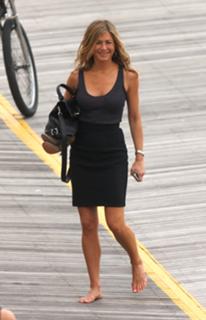 Jennifer Aniston feet photo thumbnail