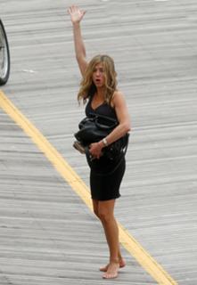 Jennifer Aniston feet photo thumbnail