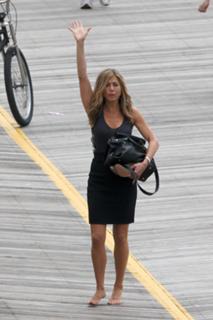 Jennifer Aniston feet photo thumbnail
