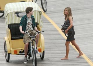 Jennifer Aniston feet photo thumbnail